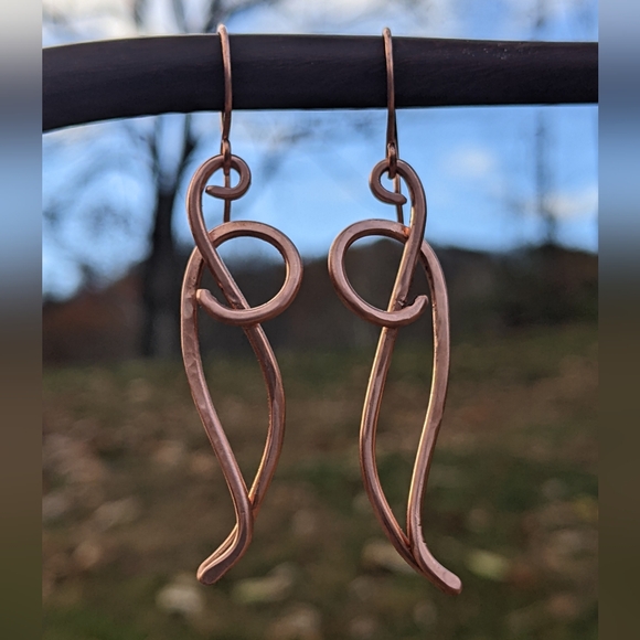 Hand Crafted Copper Earrings Artistic Hammered Curves - Picture 5 of 16